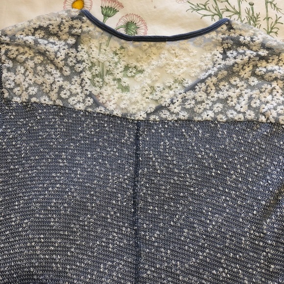 Junie and Jade by Aeropostale Blue Floral Top - Picture 4 of 5